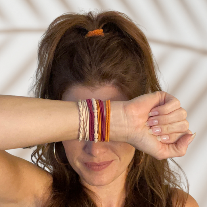 Boho-Haargummis im Armband-Style
