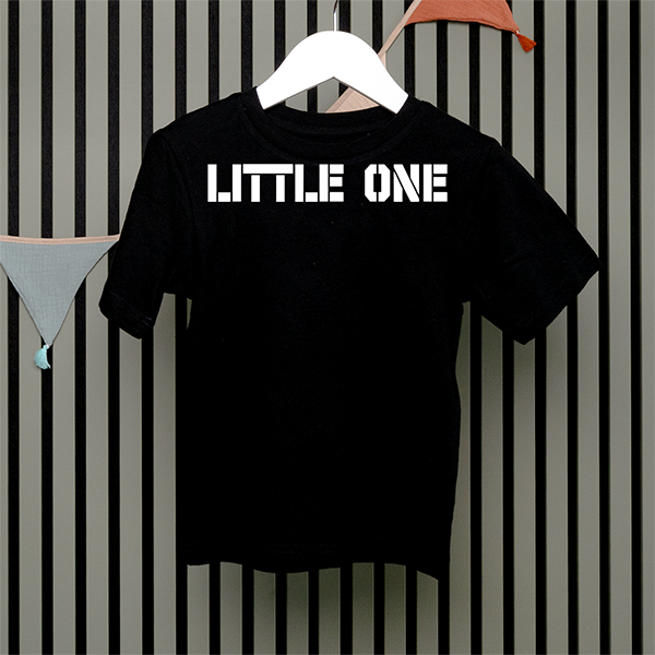 Kids T-Shirt - Name - Serif - in 5 Farben