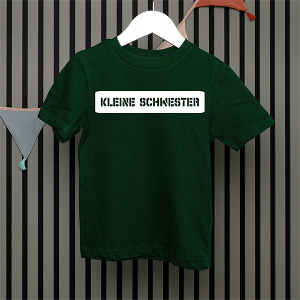 Kids T-Shirt - kleine Schwester - Serif - in 5 Farben