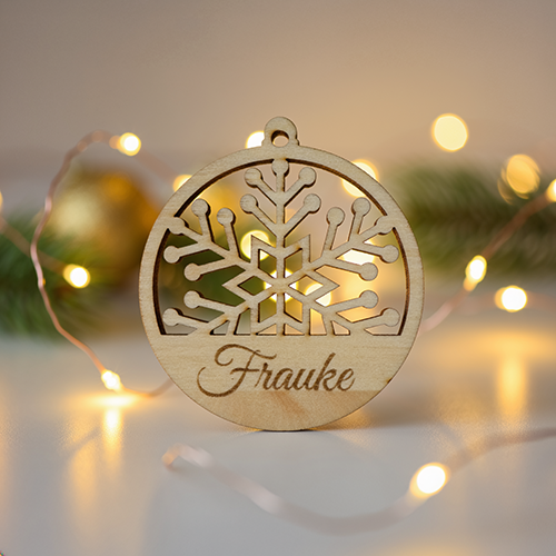 Weihnachtsanhänger aus Holz – Schneeflocke mit Wunschgravur